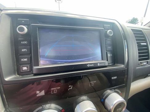 Used 2014 Toyota Sequoia Platinum RWD image 18