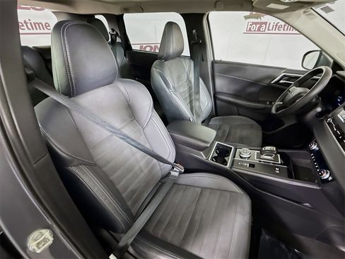 Used 2023 Mitsubishi Outlander SE image 33