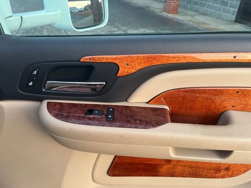 Used 2008 Chevrolet Silverado 3500 LTZ w/ EZ-Lift Tailgate Package image 60