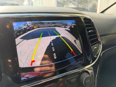 Used 2020 Jeep Grand Cherokee Limited image 7