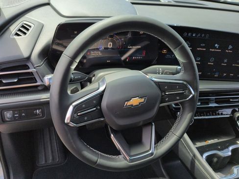 New 2026 Chevrolet Traverse LT w/ Driver Confidence Package FWD image 11