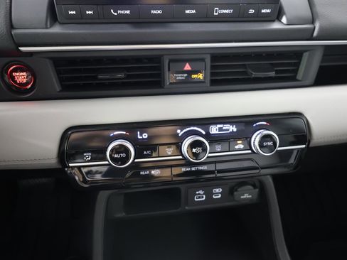 Used 2023 Honda Pilot LX image 17