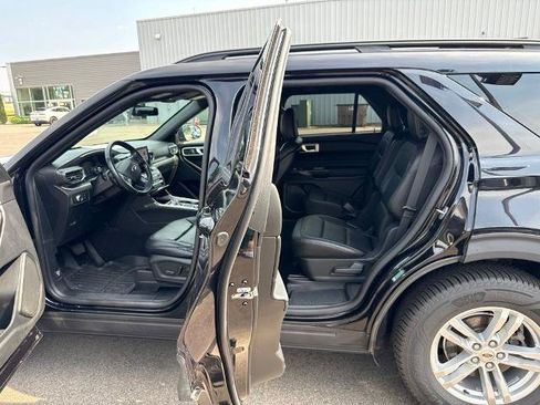 Certified 2020 Ford Explorer XLT w/ Equipment Group 202A AWD/4WD image 9