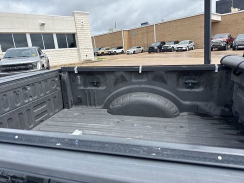 Used 2021 Ford F250 Platinum w/ FX4 Off-Road Package AWD/4WD image 5