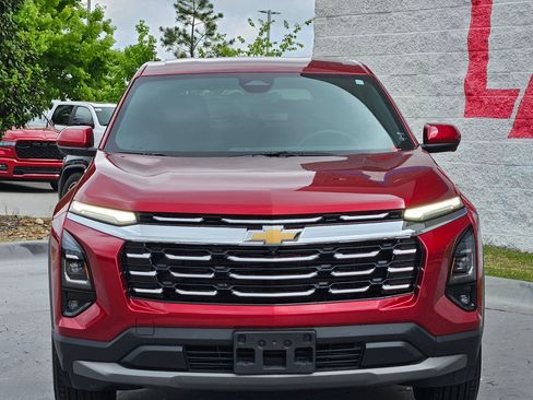 Used 2025 Chevrolet Equinox LT w/ Safety and Technology Package AWD/4WD image 2