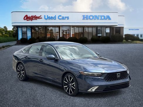Used 2024 Honda Accord Touring image 7