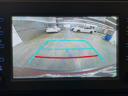 Used 2019 Toyota RAV4 XLE image 9