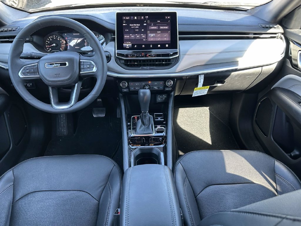 Used 2023 Jeep Compass Limited AWD/4WD image 14