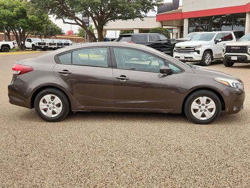 Used 2018 Kia Forte LX FWD image 5