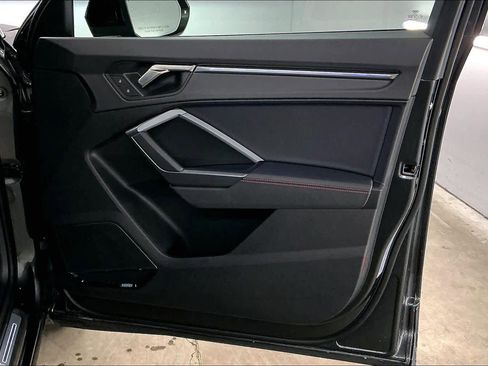 Certified 2025 Audi Q3 2.0T Premium Plus w/ Premium Plus Package image 27