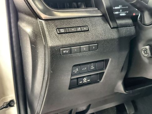 Used 2025 Lexus GX 550 w/ Accessory Package (2T) AWD/4WD image 16