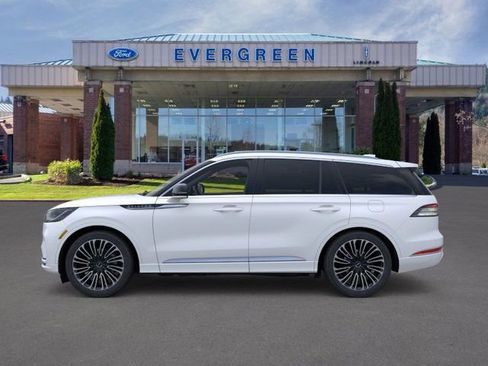 New 2026 Lincoln Aviator Black Label w/ Dynamic Handling Package AWD/4WD image 3