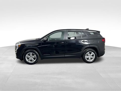 Used 2023 GMC Terrain SLE image 3