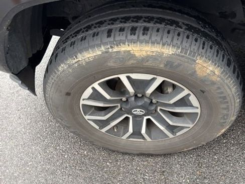 Used 2021 Toyota Tacoma TRD Sport image 18