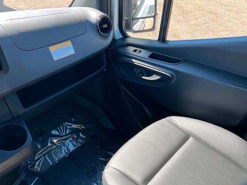 New 2025 Mercedes-Benz Sprinter 2500 image 10