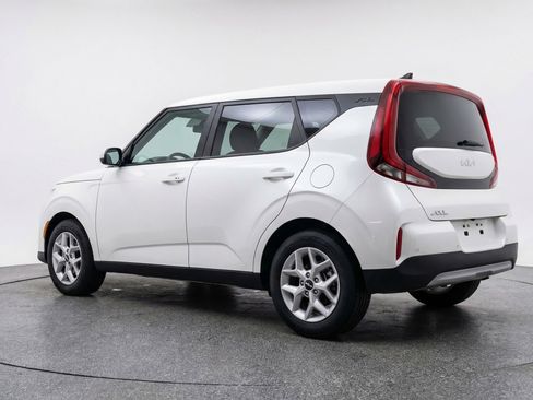 Used 2025 Kia Soul LX w/ LX Technology Package image 6