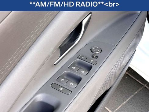 Used 2025 Hyundai Elantra SE w/ Cargo Package image 14