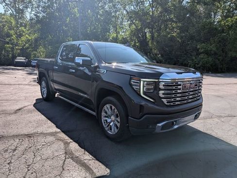 Used 2023 GMC Sierra 1500 Denali w/ Technology Package AWD/4WD image 7