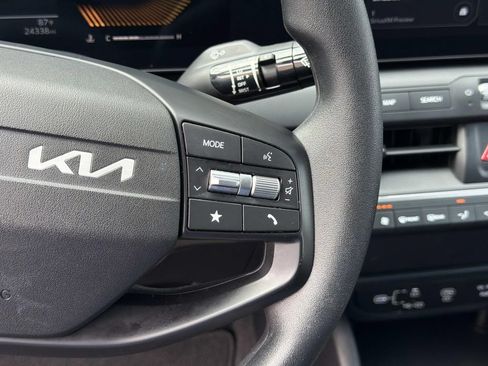 Used 2025 Kia K4 FWD image 23