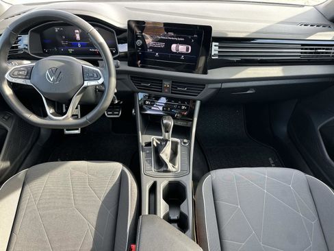 Used 2025 Volkswagen Jetta Sport image 13