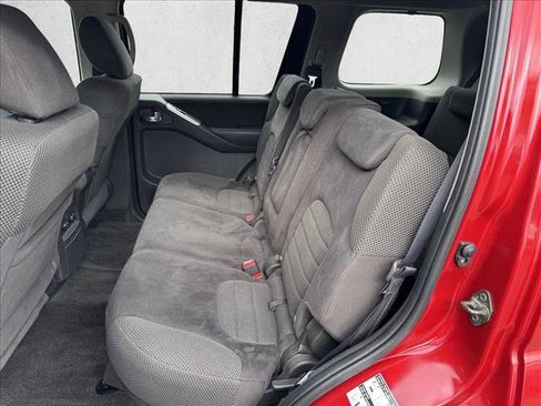 Used 2010 Nissan Pathfinder SE AWD/4WD image 18