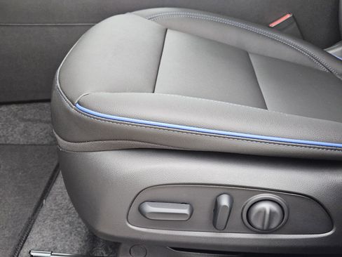 New 2026 Buick Envista Sport Touring image 17