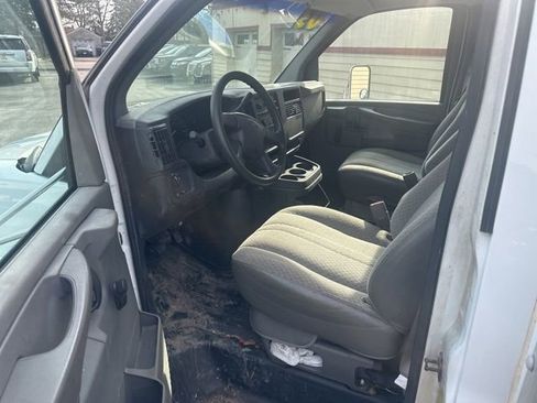 Used 2003 Chevrolet Express 3500 image 4