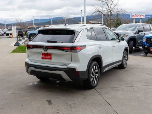Used 2025 Volkswagen Tiguan S image 7
