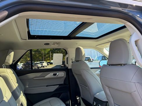 New 2025 Ford Explorer Active w/ Active Comfort Package image 14