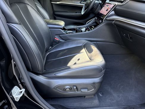 Used 2022 Jeep Grand Cherokee Limited AWD/4WD image 13