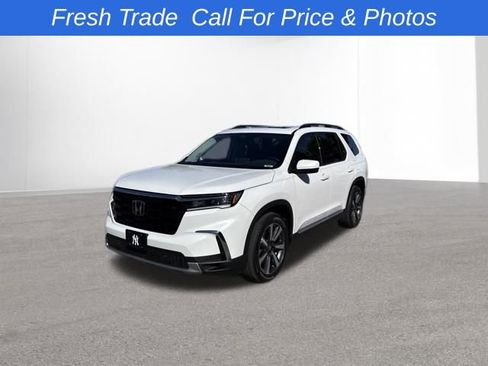 Used 2023 Honda Pilot Touring image 1