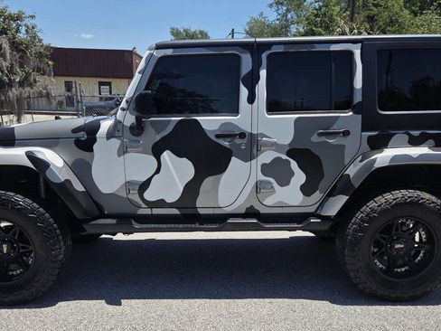 Used 2015 Jeep Wrangler Unlimited Sahara w/ Max Tow Package AWD/4WD image 14