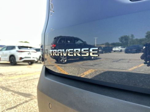 Certified 2022 Chevrolet Traverse LT image 32