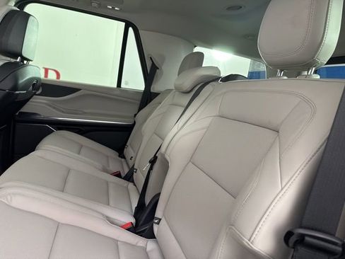 New 2025 Lincoln Navigator Reserve image 17