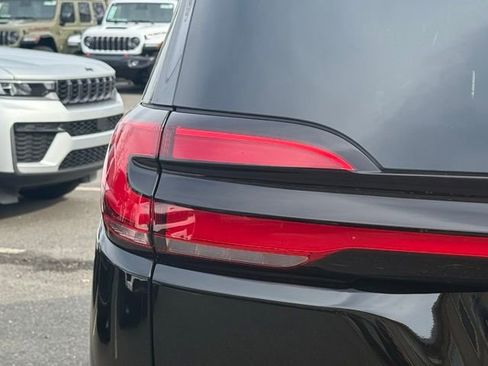 New 2026 Chrysler Pacifica Pinnacle image 14