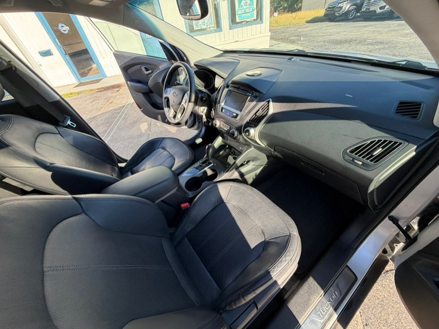 Used 2012 Hyundai Tucson Limited w/ Premium Pkg AWD/4WD image 23