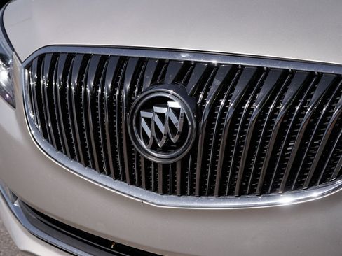 Used 2015 Buick LaCrosse Premium FWD image 3