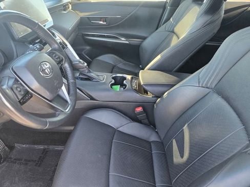 Certified 2022 Toyota Venza Limited image 18