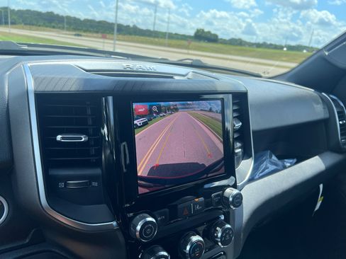 New 2026 RAM 1500 Express AWD/4WD image 23