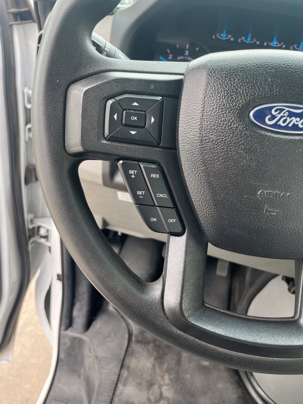 Used 2023 Ford E-350 and Econoline 350 Super Duty w/ Power Windows & Locks Group RWD image 18