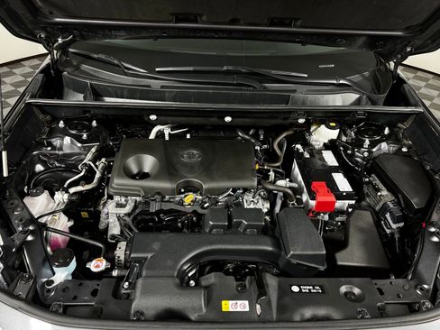 Certified 2025 Toyota RAV4 XLE FWD image 9