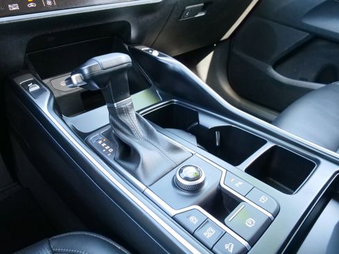 Certified 2024 Kia Sorento S image 26