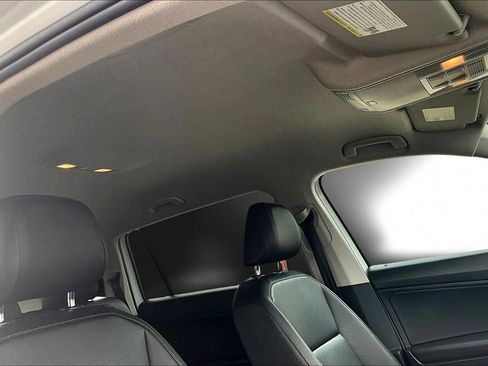 Used 2019 Volkswagen Tiguan SE image 26