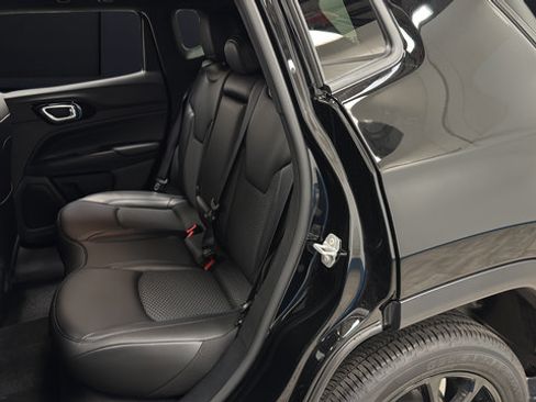New 2026 Jeep Compass Latitude AWD/4WD image 23