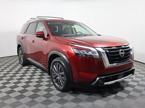 Used 2022 Nissan Pathfinder SL w/ SL Premium Package image 3