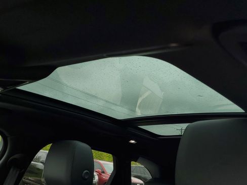 New 2026 Land Rover Range Rover Velar Dynamic SE image 9