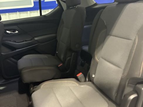 Used 2020 Chevrolet Traverse LT image 38