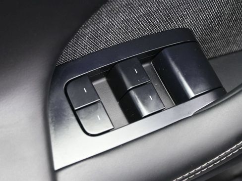 Used 2024 Tesla Model X AWD/4WD image 4