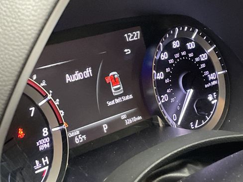 Used 2023 Toyota Highlander XLE FWD image 10