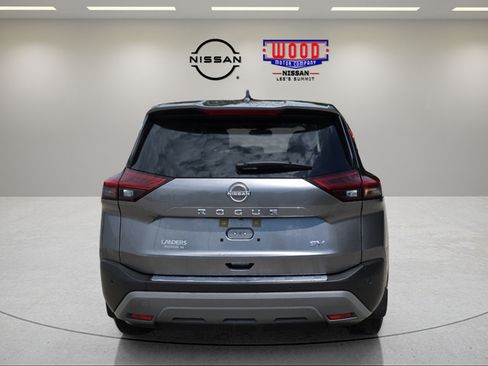 Used 2023 Nissan Rogue SV FWD image 3